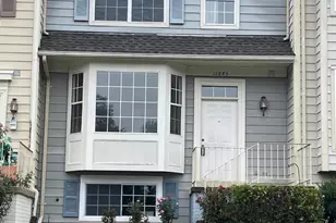 12885 Hyannis Ln, Woodbridge, VA 22193 - Photo 2