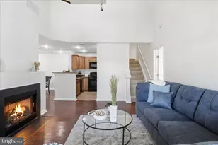 1067 Gardenview Loop, Woodbridge, VA 22191 - Photo 2