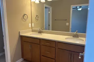 7868 Crescent Park Dr, Gainesville, VA 20155 - Photo 10