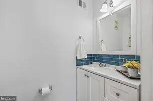 17016 Beveridge Dr, Dumfries, VA 22026 - Photo 18