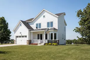 17991 Old Triangle Rd, Triangle, VA 22172 - Photo 1