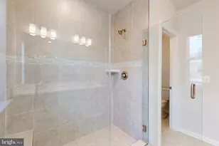 2375 Stephanie Tessa Ln, Woodbridge, VA 22191 - Photo 18