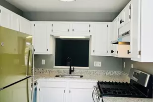 11765 Tolson Pl, Woodbridge, VA 22192 - Photo 8