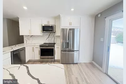 13223 Hawthorn Lane, Woodbridge, VA 22193 - Photo 8