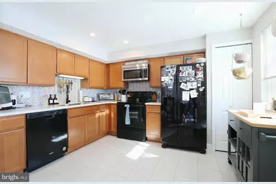 13568 Bentley Circle, Woodbridge, VA 22192 - Photo 6