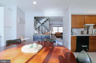 13568 Bentley Cir, Woodbridge, VA 22192 - Photo 8