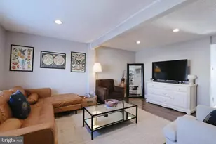 13568 Bentley Cir, Woodbridge, VA 22192 - Photo 2