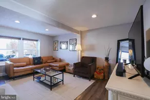 13568 Bentley Cir, Woodbridge, VA 22192 - Photo 4