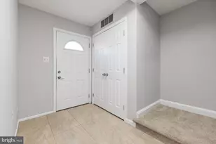 1427 Admiral Dr, Woodbridge, VA 22192 - Photo 2