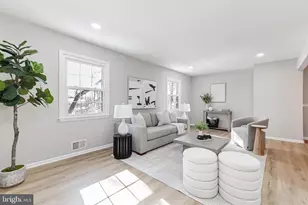 1427 Admiral Dr, Woodbridge, VA 22192 - Photo 4