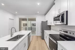 2538 Neabsco Common Pl, Woodbridge, VA 22191 - Photo 8