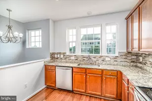 8206 Heritage Crossing Ct, Manassas, VA 20109 - Photo 10