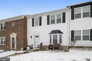 12306 Woodlawn Ct, Woodbridge, VA 22192 - Photo 2
