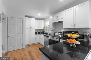 12306 Woodlawn Ct, Woodbridge, VA 22192 - Photo 6