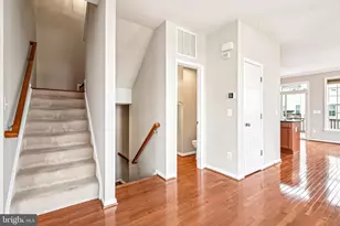 2433 Battery Hill Cir, Woodbridge, VA 22191 - Photo 18