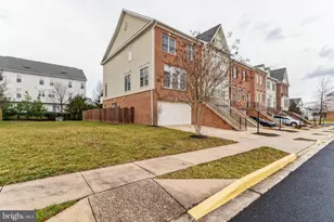 6910 Stanwick Square, Gainesville, VA 20155 - Photo 34