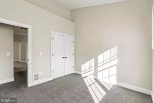 6910 Stanwick Square, Gainesville, VA 20155 - Photo 24
