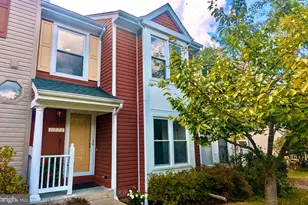 11570 Hill Meade Ln, Woodbridge, VA 22192 - Photo 2