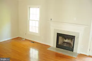 12143 Abbey Glen Ct, Woodbridge, VA 22192 - Photo 10