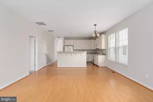 3839 Mulberry Point Ct, Dumfries, VA 22025 - Photo 10