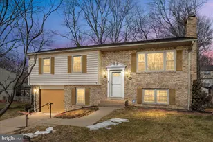 2912 Woodburn Ct, Woodbridge, VA 22192 - Photo 2