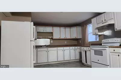 14820 Darbydale Avenue #B, Woodbridge, VA 22193 - Photo 2