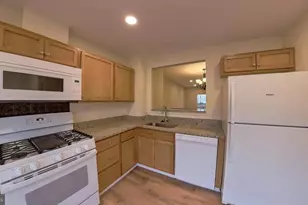 12885 Hyannis Ln, Woodbridge, VA 22193 - Photo 8