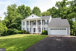 13201 Mountain Ash Ct, Woodbridge, VA 22192 - Photo 2