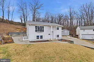 14702 Blair Ct, Woodbridge, VA 22193 - Photo 2