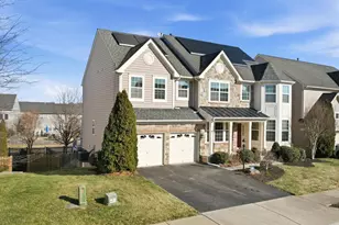 8831 Calbera Ct, Gainesville, VA 20155 - Photo 2