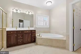 6417 Morven Park Ln, Gainesville, VA 20155 - Photo 18