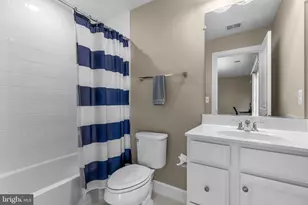 8762 Elsing Green Dr, Manassas, VA 20112 - Photo 32