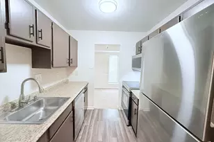 7598 Gales Ct, Manassas, VA 20109 - Photo 6