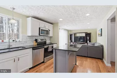 16041 Macedonia Drive, Woodbridge, VA 22191 - Photo 4