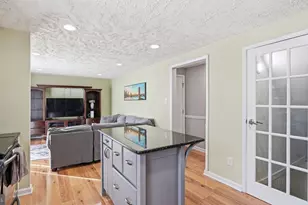 16041 Macedonia Dr, Woodbridge, VA 22191 - Photo 12