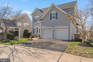 10052 Naughton Ct, Bristow, VA 20136 - Photo 2