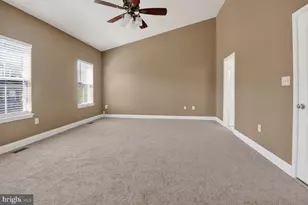 16942 Chesley Pl, Woodbridge, VA 22191 - Photo 14