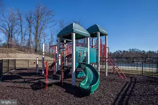 2483 Eastbourne Dr, Woodbridge, VA 22191 - Photo 18