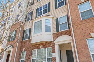 6223 Aster Haven Cir, Haymarket, VA 20169 - Photo 2