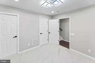 17045 Gibson Mill Rd, Dumfries, VA 22026 - Photo 8