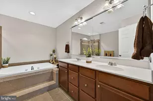 5728 Wheelwright Way, Haymarket, VA 20169 - Photo 30