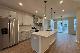 17966 Alicia Ave, Dumfries, VA 22026 - Photo 6