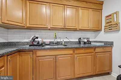 4609 Hamilton Drive, Woodbridge, VA 22193 - Photo 12