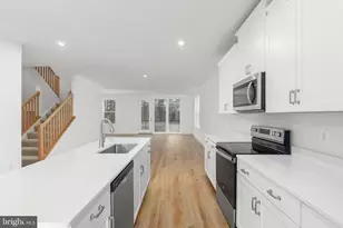 2550 Neabsco Common Pl, Woodbridge, VA 22191 - Photo 10