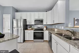 1252 Corbett Pl, Woodbridge, VA 22191 - Photo 18