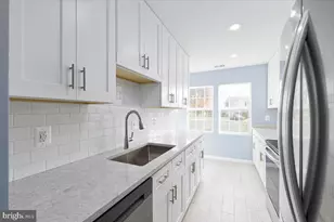 12304 Woodlawn Ct, Woodbridge, VA 22192 - Photo 4