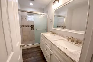 18320 Candice Dr, Triangle, VA 22172 - Photo 6