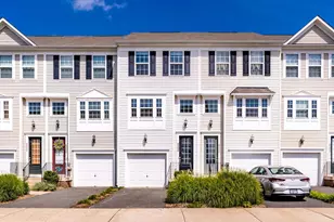 8206 Heritage Crossing Ct, Manassas, VA 20109 - Photo 2