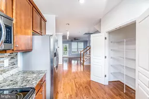 8206 Heritage Crossing Ct, Manassas, VA 20109 - Photo 12