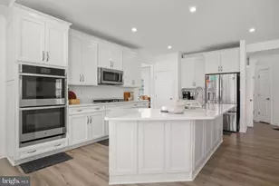 3608 Plumage Ct, Woodbridge, VA 22193 - Photo 14